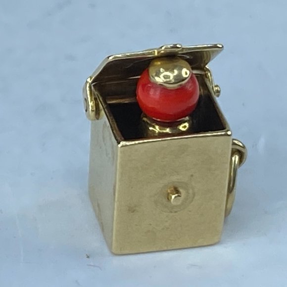 14 Karat Gold Movable Jack in the Box Charm Pendant 2.4gm 14 x 9.7mm
